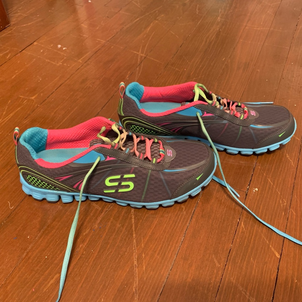 LIKE NEW Skechers Running Shoes